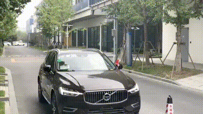 沃尔沃车顶鲨鱼鳍.gif